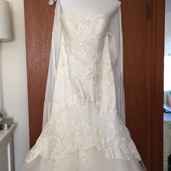 Wedding gown